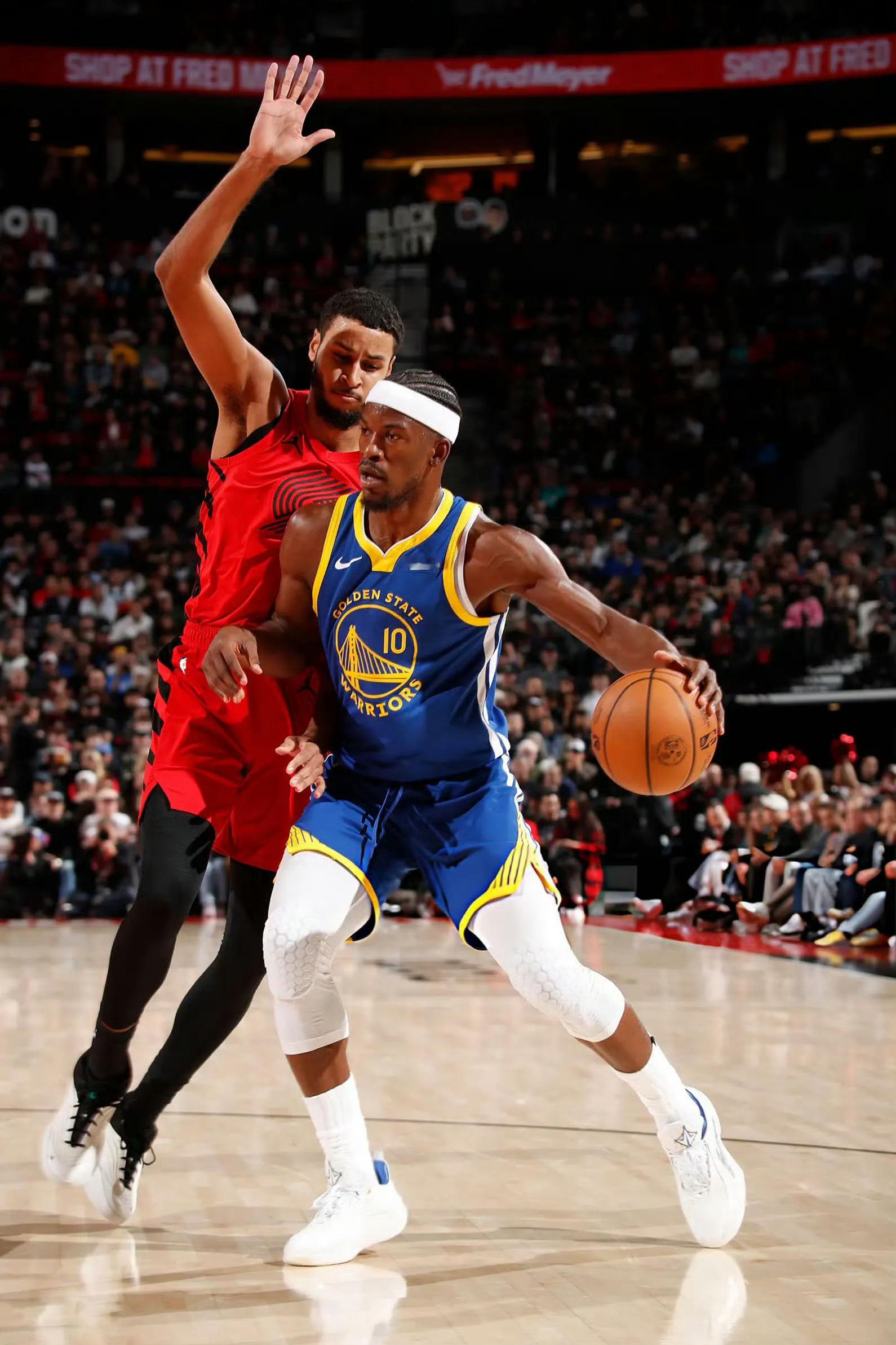 赛后科尔表示球队需要在半场进攻中为巴特勒创造更好的条件：