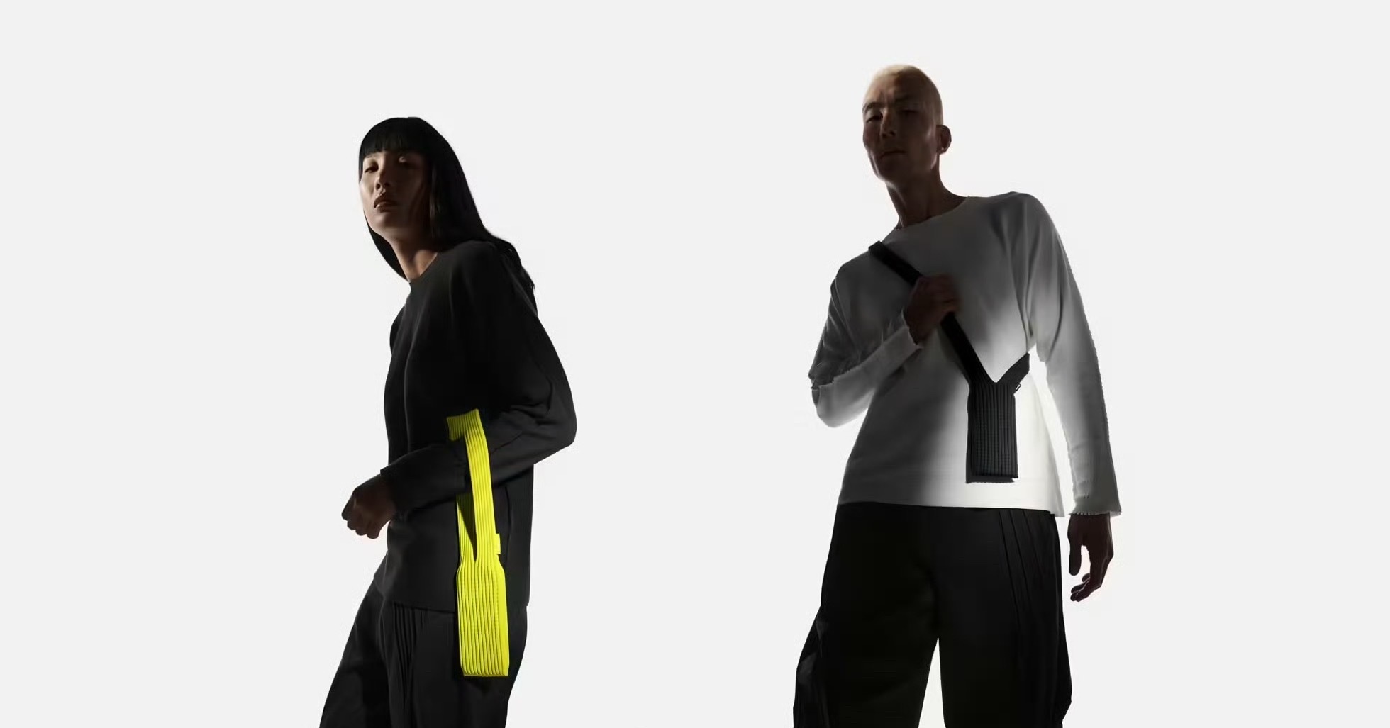 三宅一生联名的iPhone Pocket也太仙了！一体成型没缝线，装手机还能塞A