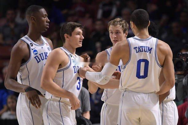 肯纳德在NCAA第二个赛季总共代表杜克大学出场37次，场均出场时间达到了35.5