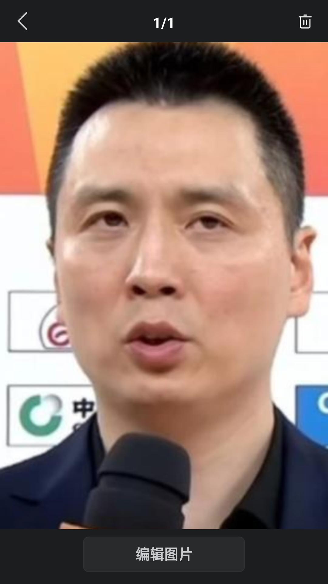 昨晚上海久事主场战胜弱旅天津队，豪取赛季15连胜，稳居联盟榜首，与排名第二的浙江