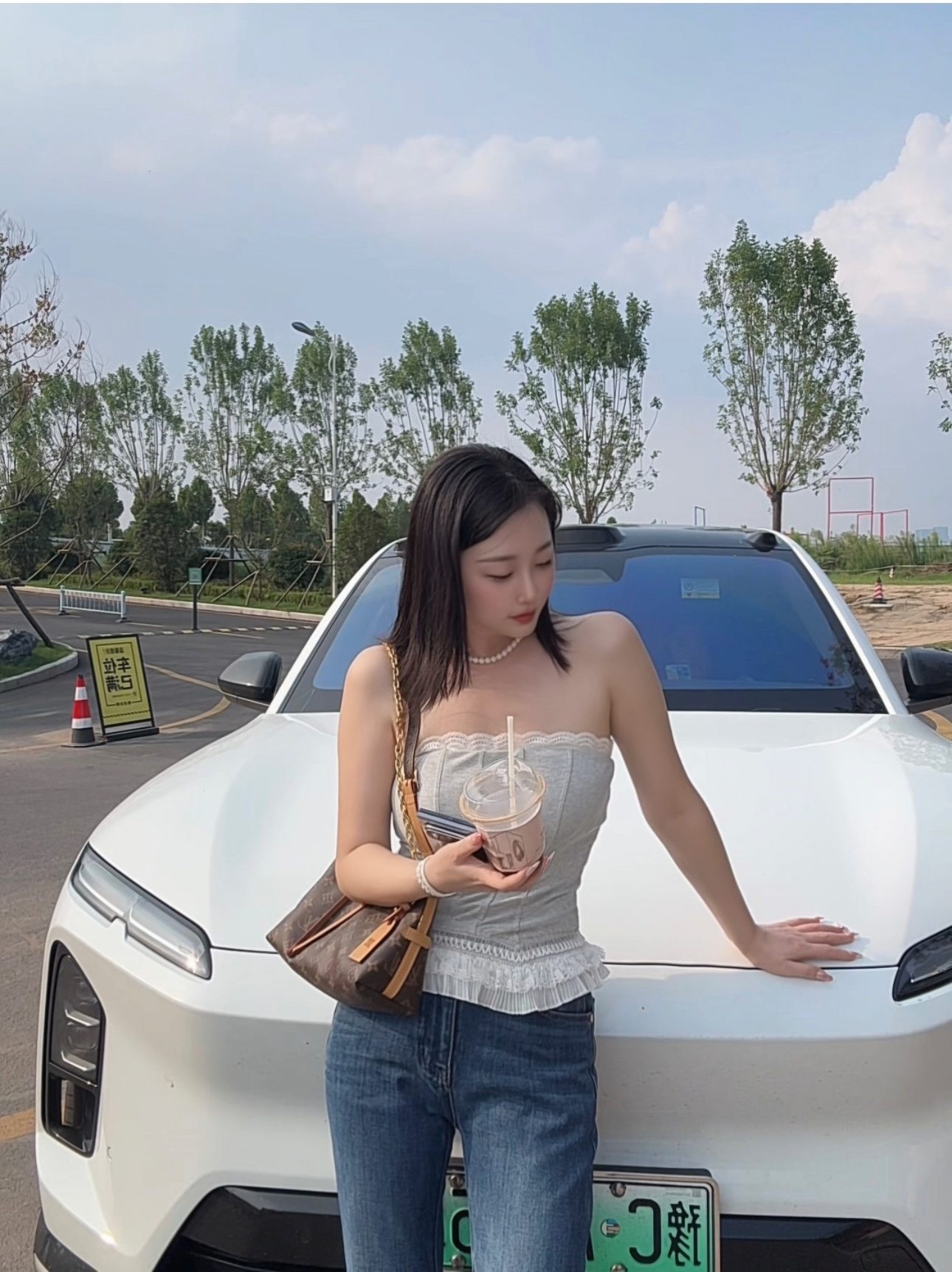 车没洗 但是很想和她合影我为nio代颜蔚来ec6蔚来汽车大v聊车
