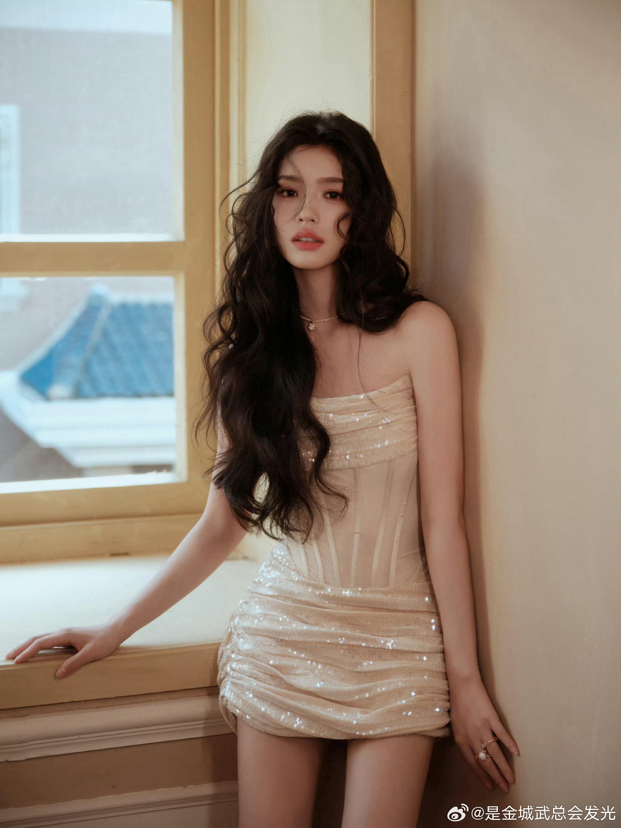 不然你以为周星驰会让她来演美人鱼星爷的眼光可不是盖的林允瘦到认不出