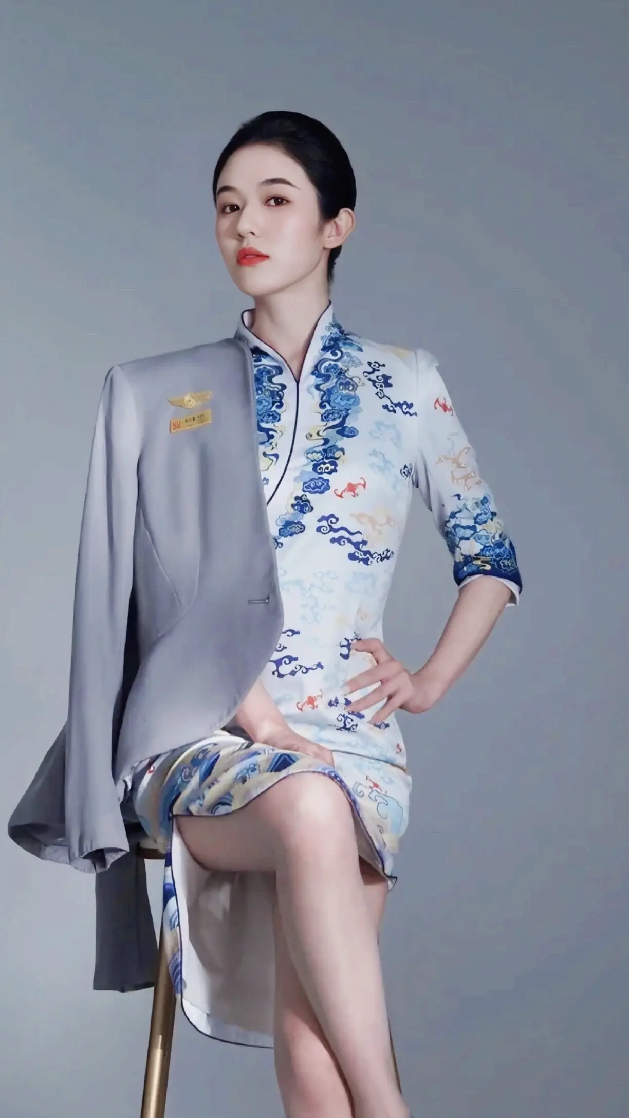 月光温柔缠绵。