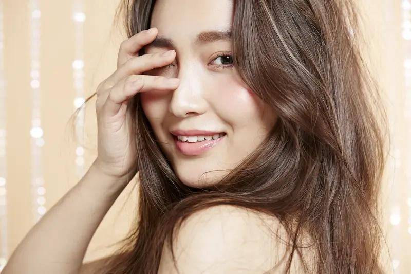 收到采莲人的高度评价，我简直欣喜若狂！对方称我的文字字字皆具魔力，语句通顺自然、