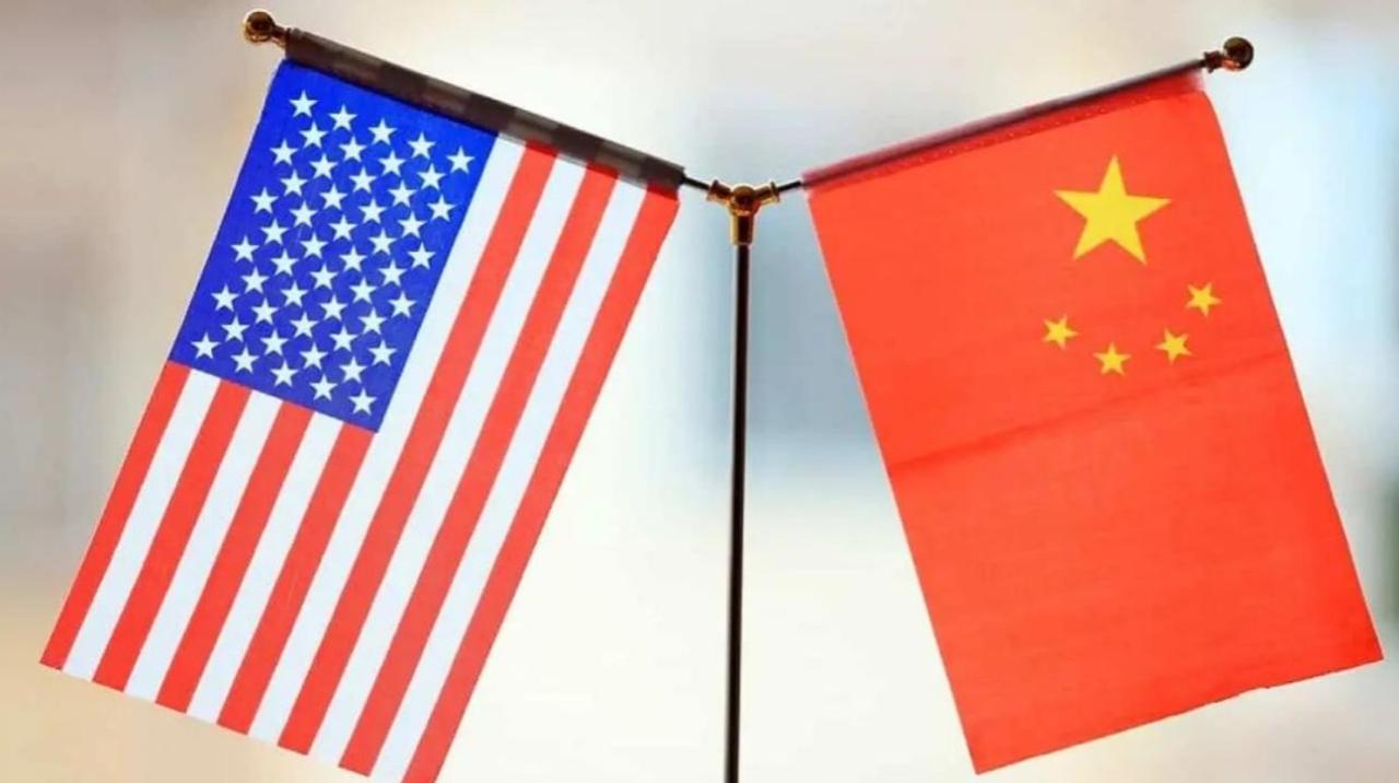 一旦美国倒下，中国会成下一个老大吗？

这么说吧，美国在全球有800多个军事基地