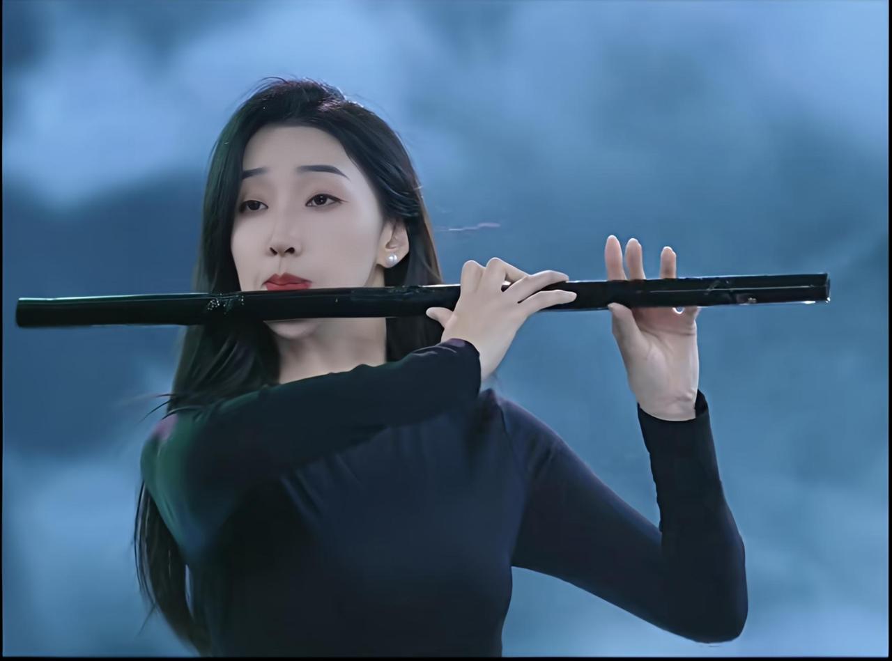 有气质的女人给人什么感觉青年竹笛艺术家孙楚泊火透了半边天！被北京观众亲切的称为“