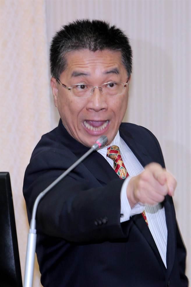 可笑
徐国勇质疑台湾 “光复节” ！


徐国勇这话问得有点怪。
台湾光复节怎么