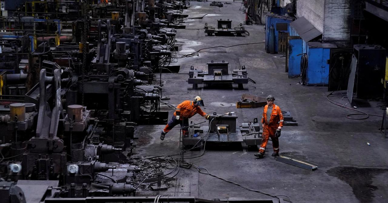 “中国资产又被外国收走了！”荷兰刚动安世半导体，英国又把英国钢铁收归国有。奉劝那