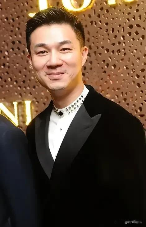 真的感觉许雅钧是一个很厉害很神秘的人物，无论之前张兰和汪小菲与大小S怎么撕，也不