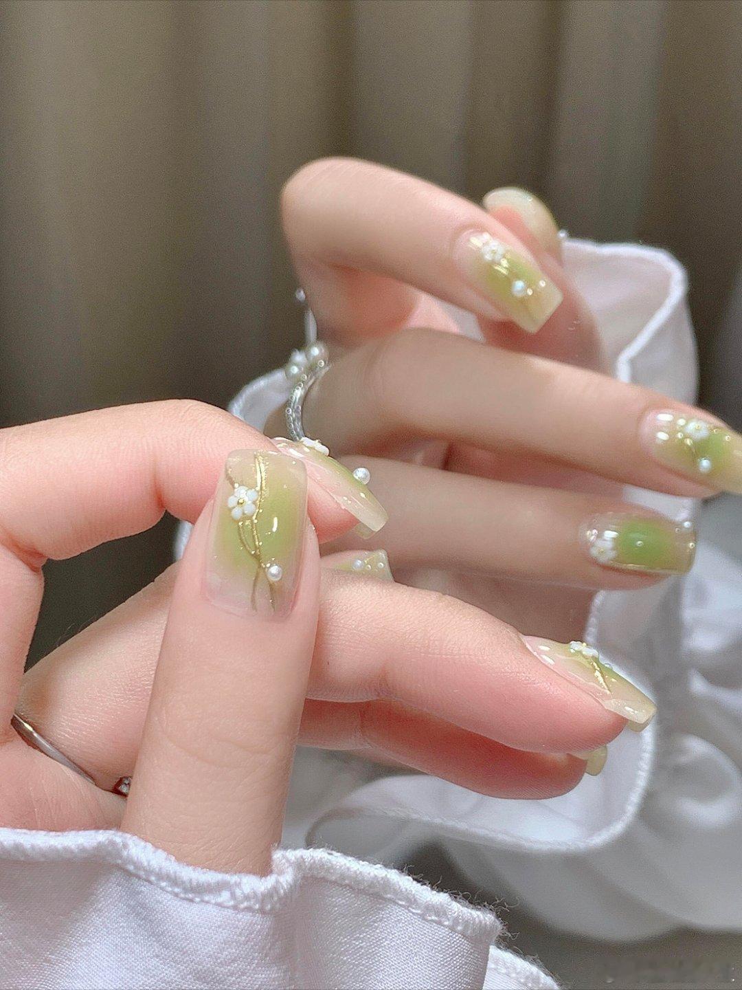 美甲💅早春青草绿美甲教程｜把春天的嫩芽焊在指尖🌱 💡先划重点：这是「渐变青