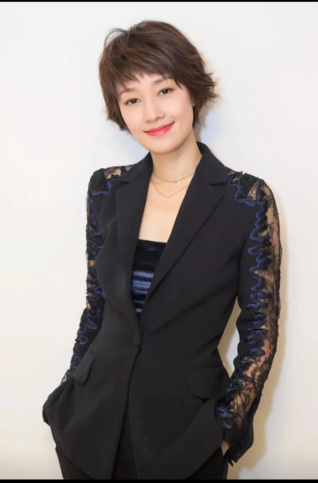 演员马伊琍说。只有上海人才会把不论什么年级的女孩子叫都做小姐，80多岁的老太太也
