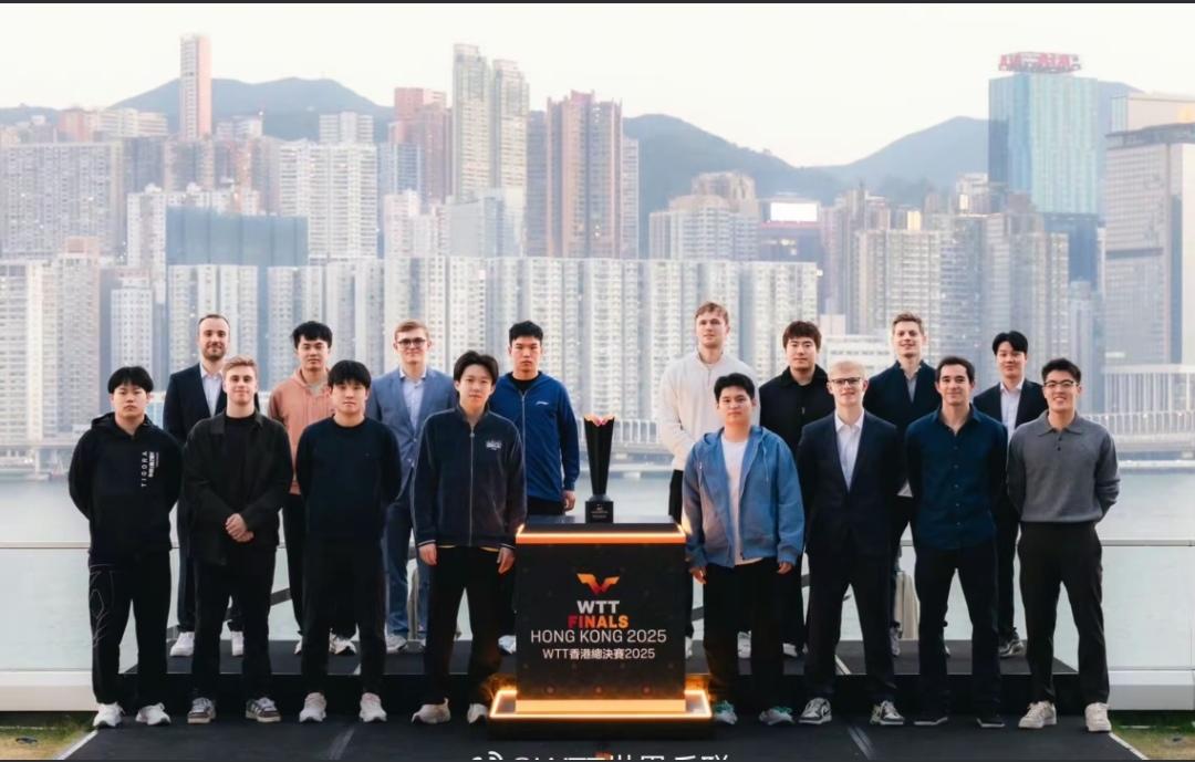 刚忙完四川的比赛，国乒运动员们就赶到了香港，准备参加香港的总决赛。

王楚钦、林