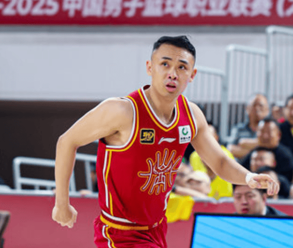 原帅：辽宁球迷是全国最好的球迷之一，目标冲击最好的名次