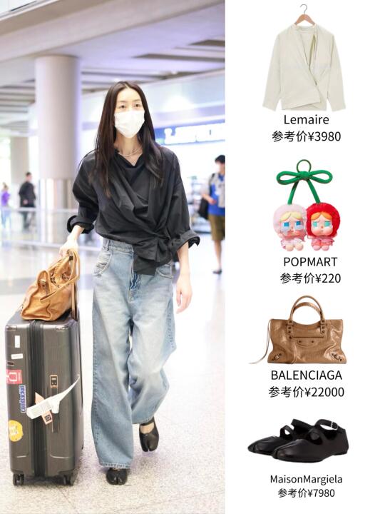 刘雯私服 | 扭结衬衫配牛仔裤，松弛轻盈