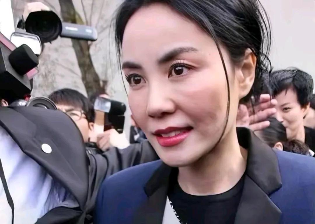 王菲美不美引争议，医美滤镜、性格气质、嗓音才华，到底哪个才是关键？




“清