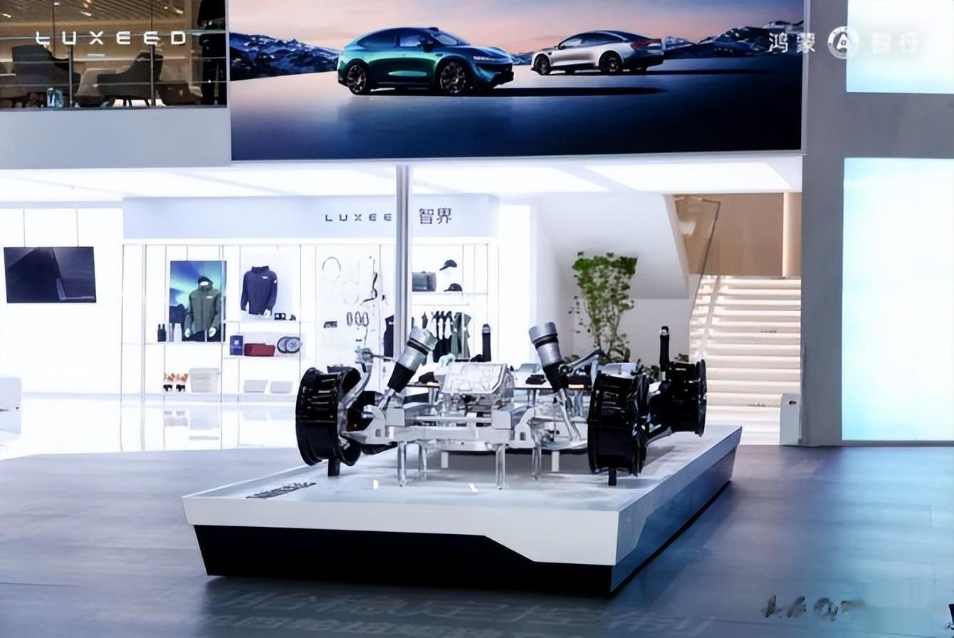 华为乾崑智驾+途灵底盘 智界R7、S7成30万级价值标杆