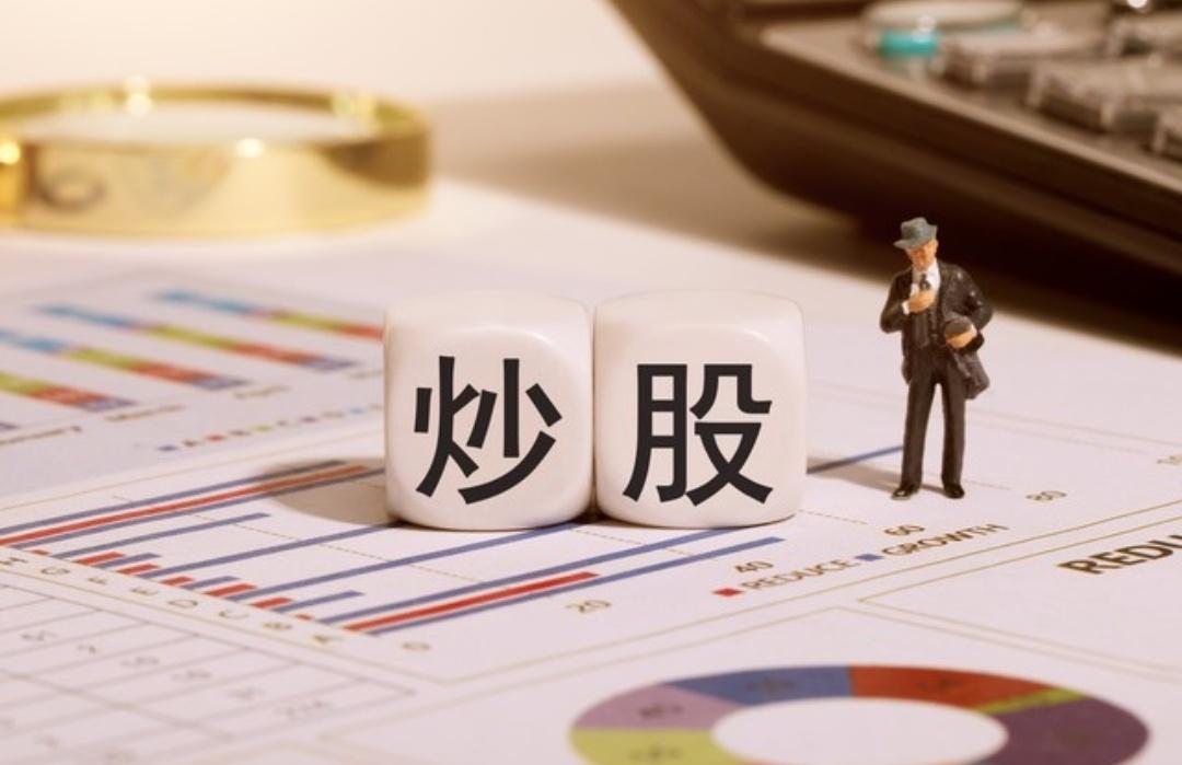 美国司法部与特朗普和解，永久禁止国税局审计特朗普过往的纳税申报表。


哪一个美