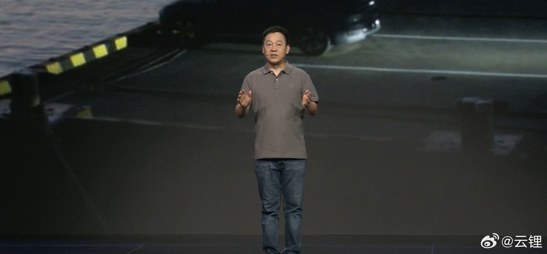 #极氪智能化站起来了# 说实话，2025款的极氪007的产品力和性价比一下子就上