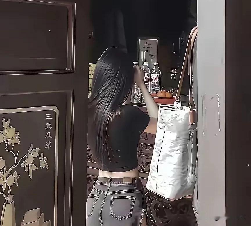 今天看过特别有意思的一句话，为什么晚上9点之后，超市会打折卖剩菜？因为不新鲜了。