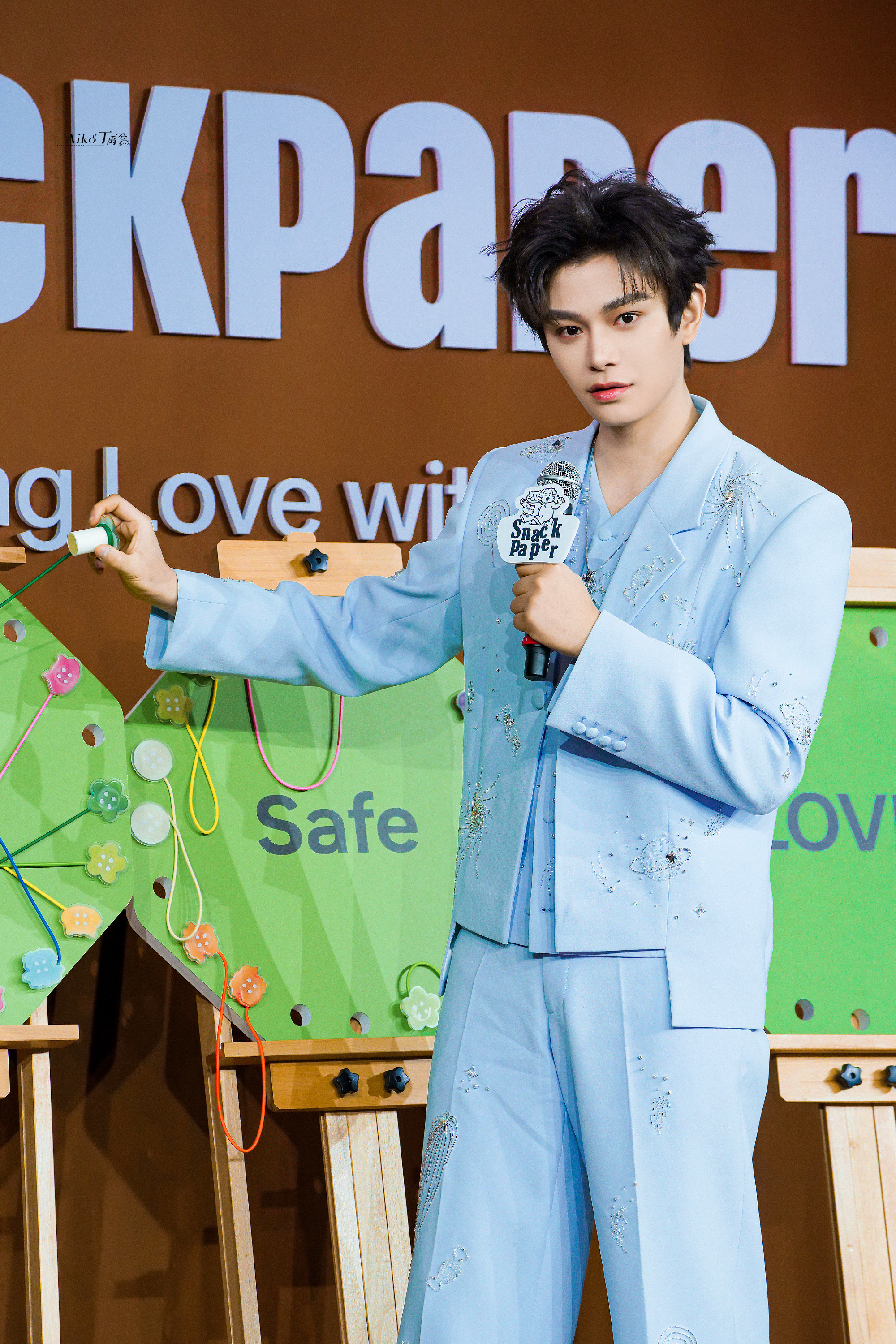 禹兮今天这身完全冰雪王子❄️丁禹兮蓝色闪钻西装