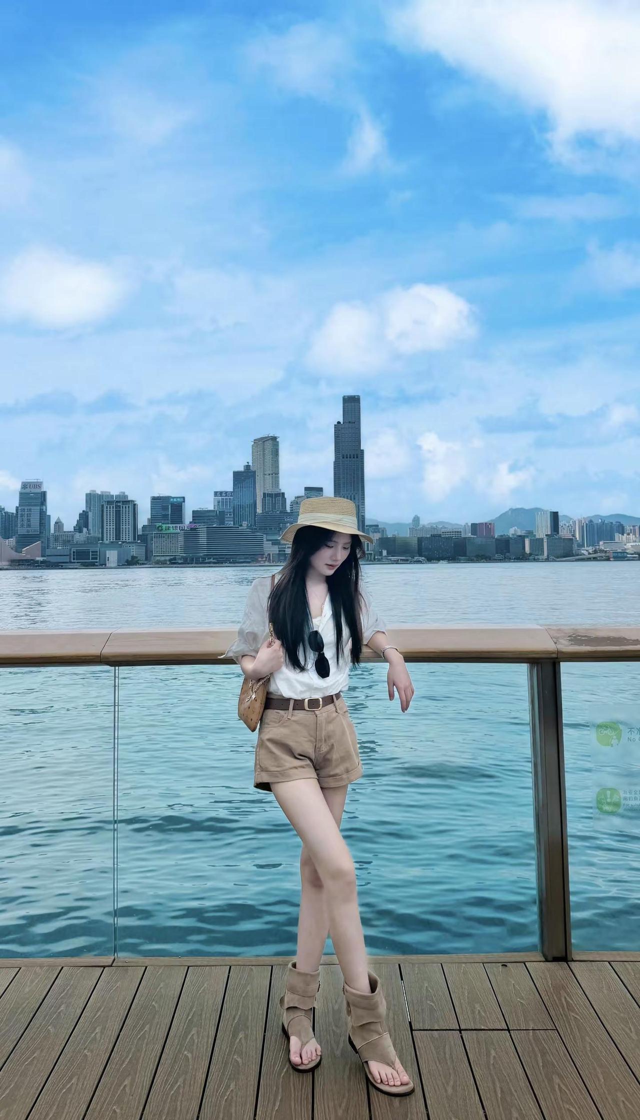 愛上了 看見你 如何不懂謙卑 去講心中理想夏季香港穿搭 香港海边散步 ootd