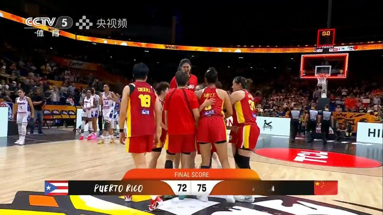 关键时刻还得是韩旭！在比分焦灼的时候，外线球员不敢投，或是投不进，韩旭拉到外线投