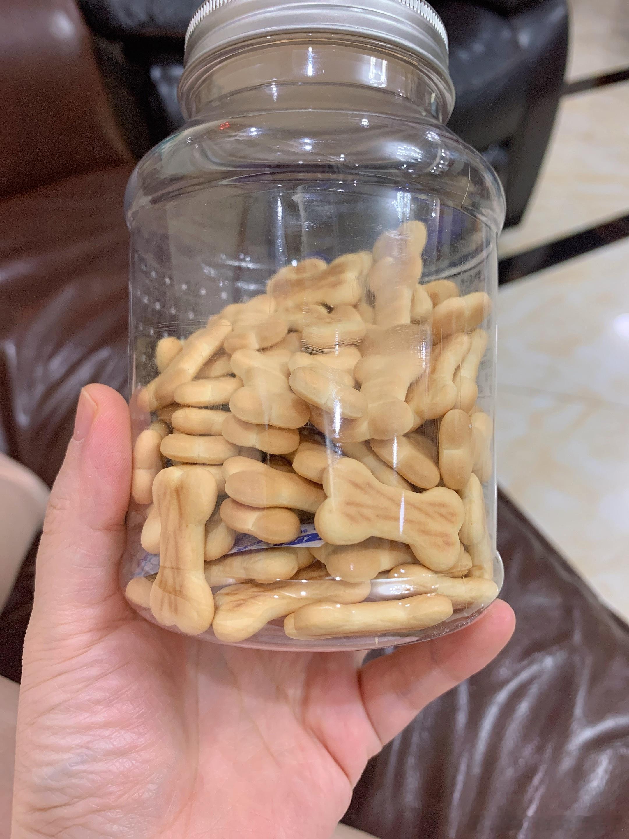 今天回娘家，我爸给我准备的零食，不是给幼崽的，是给我的[嘻嘻] ​​​