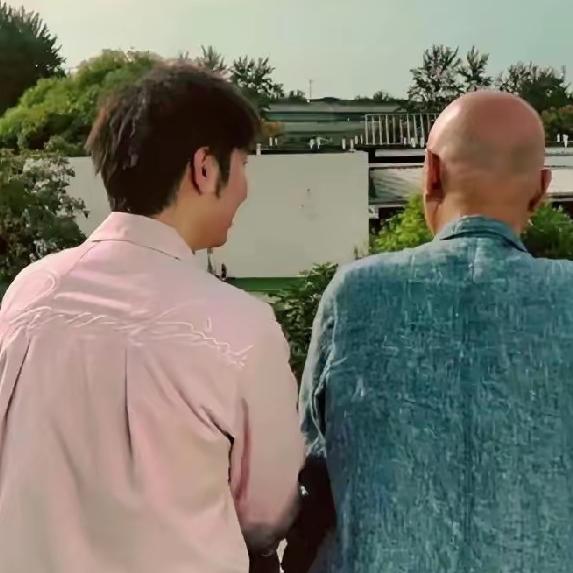 陈佩斯导演的电影《戏台》于10月9日落下帷幕。影片历时74天的上映之旅，最终以4