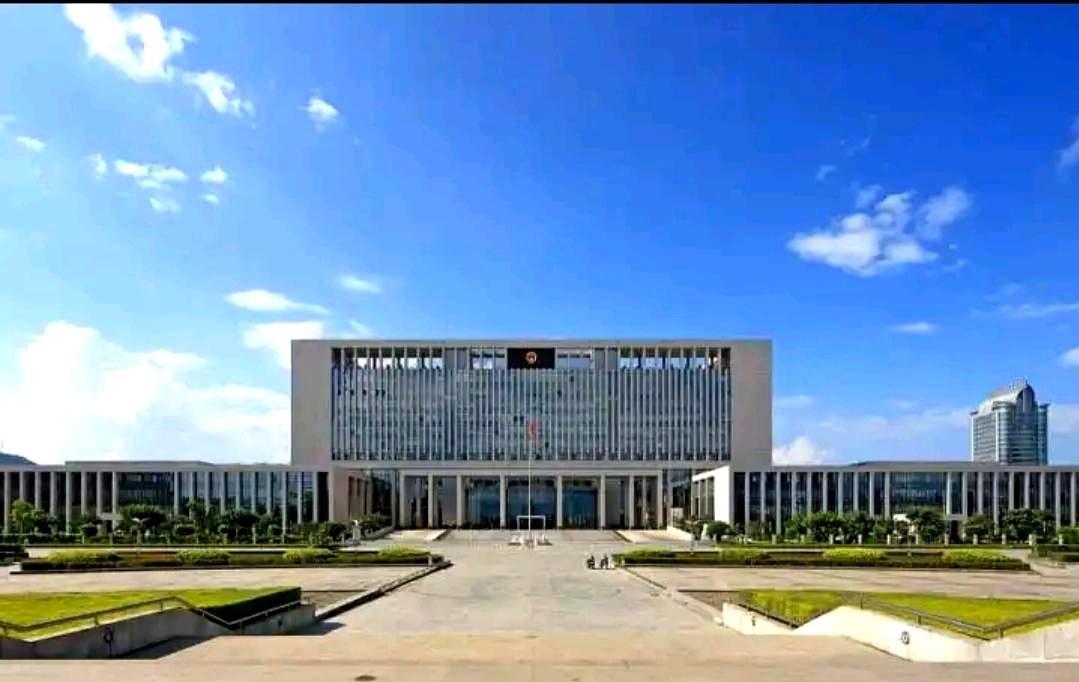 你们发现没,机关事业单位的名字其实大有讲究:
名字带"局”的，通常是行政单位，比