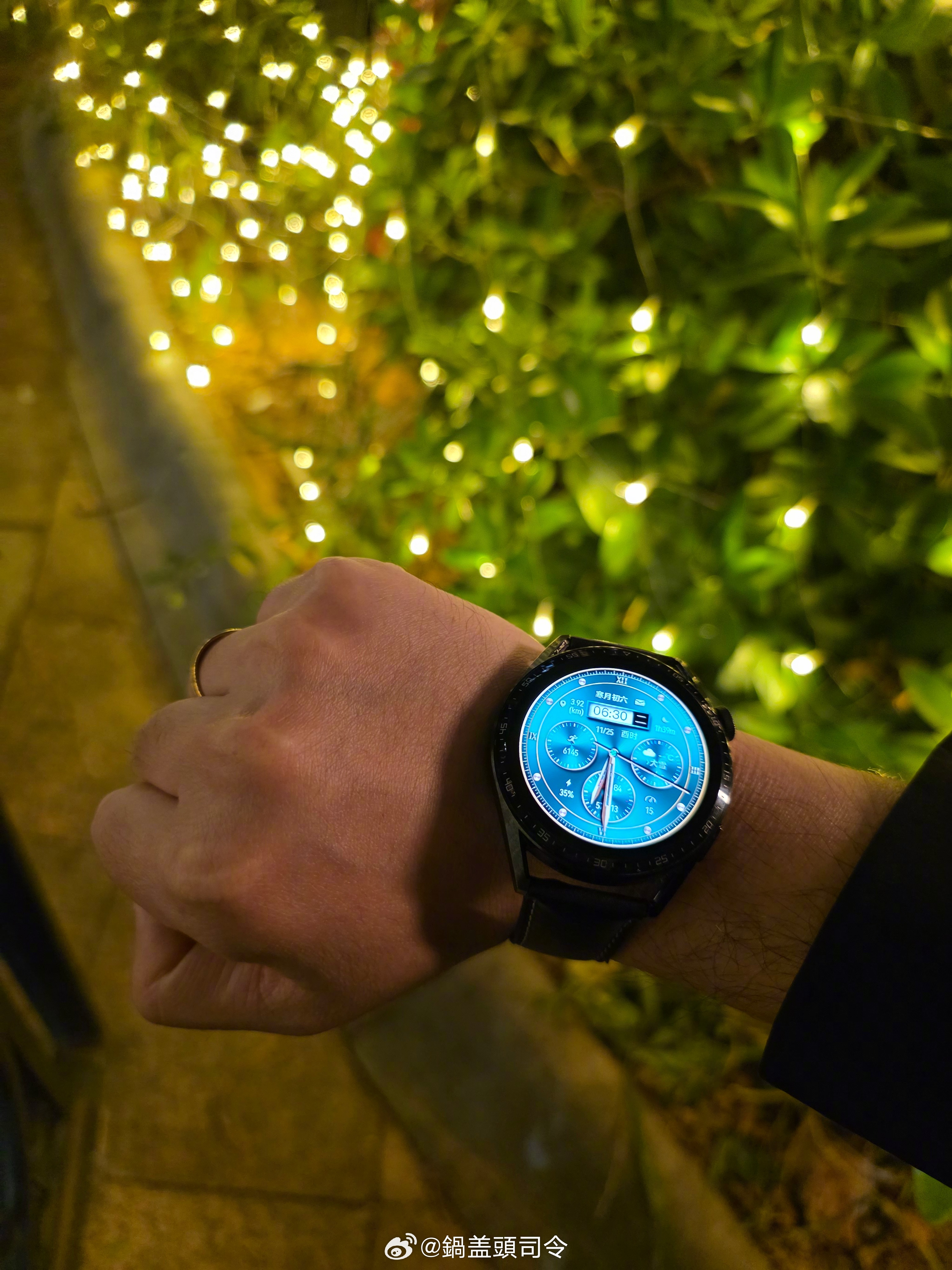 华为的手表真的挺好用的，我都忘了我什么时候开始戴的，自从戴上了我几乎不戴机械表了