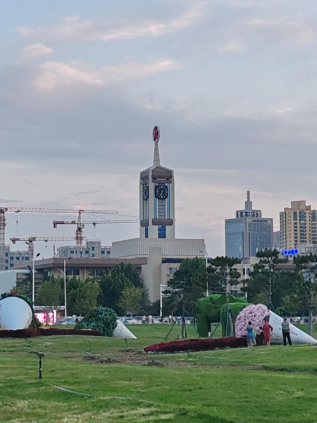 上联：公公公园谈公事，诚邀下联？太太太原干私活。