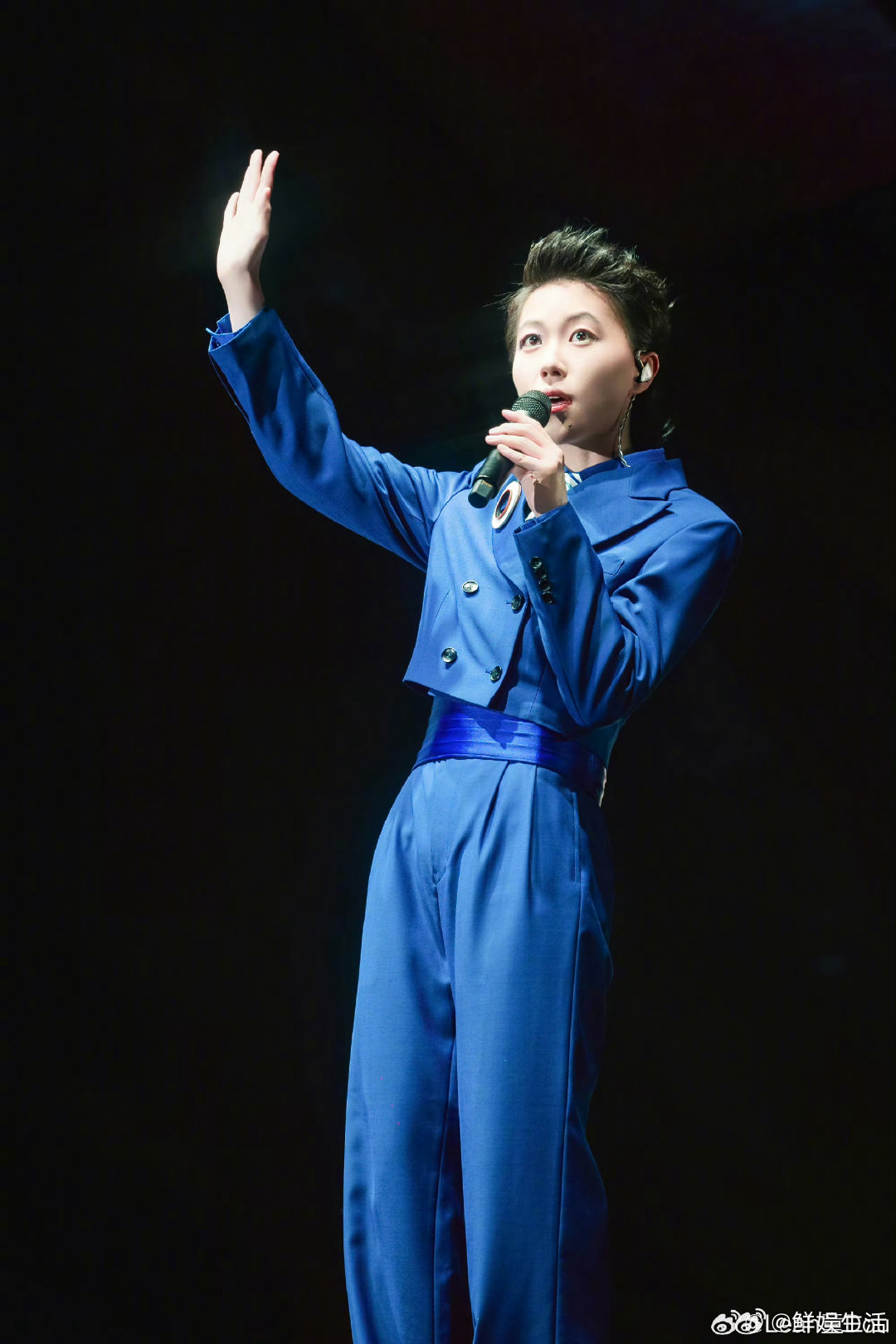 窦靖童说到底谁给我投的票歌手2026以为明星上台领奖都是提前准备好感言，到窦靖童