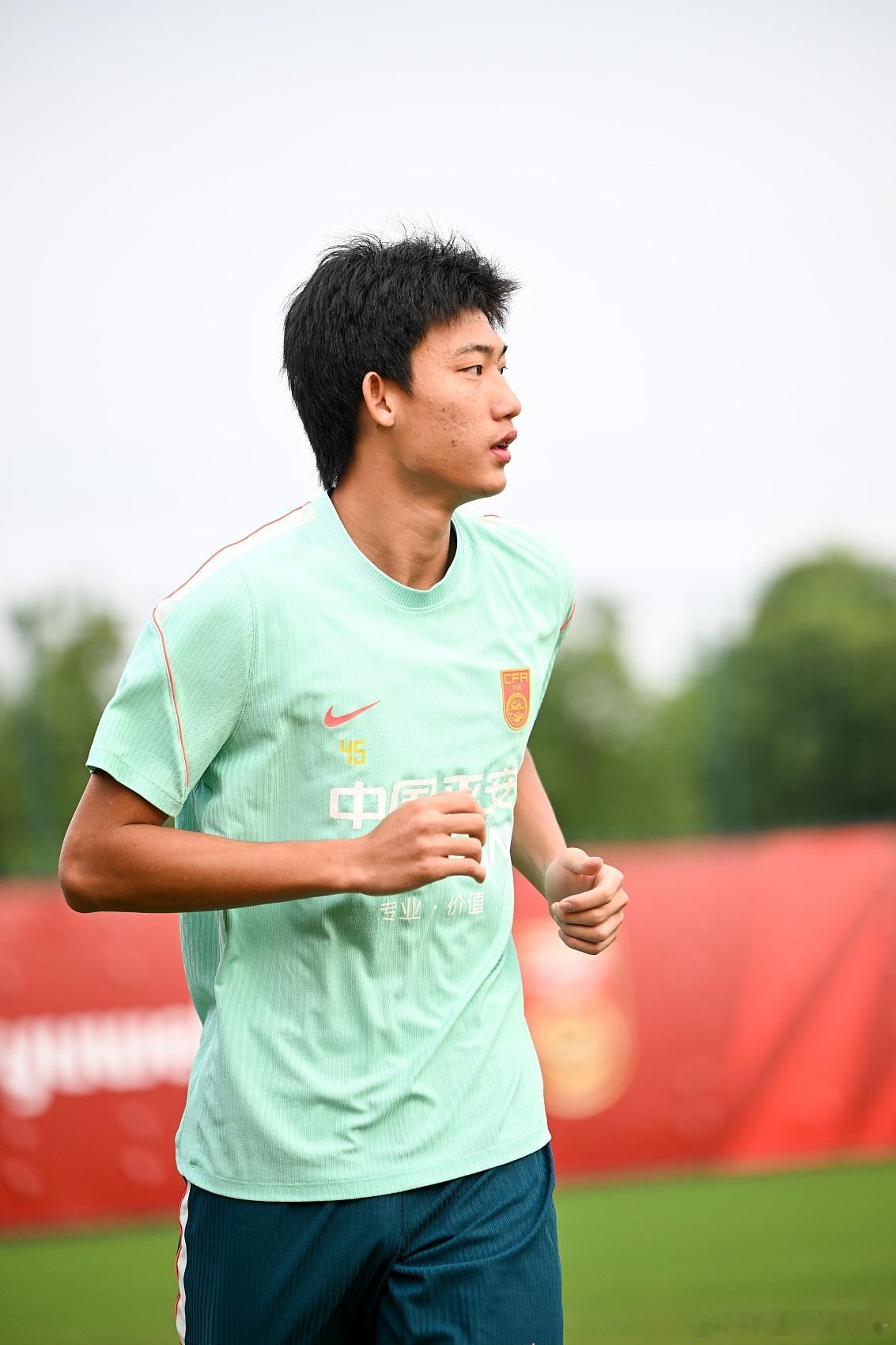今晚，久违的国足比赛回来了！对马尔代夫，期待“青春风暴”上演今日19:35，重庆