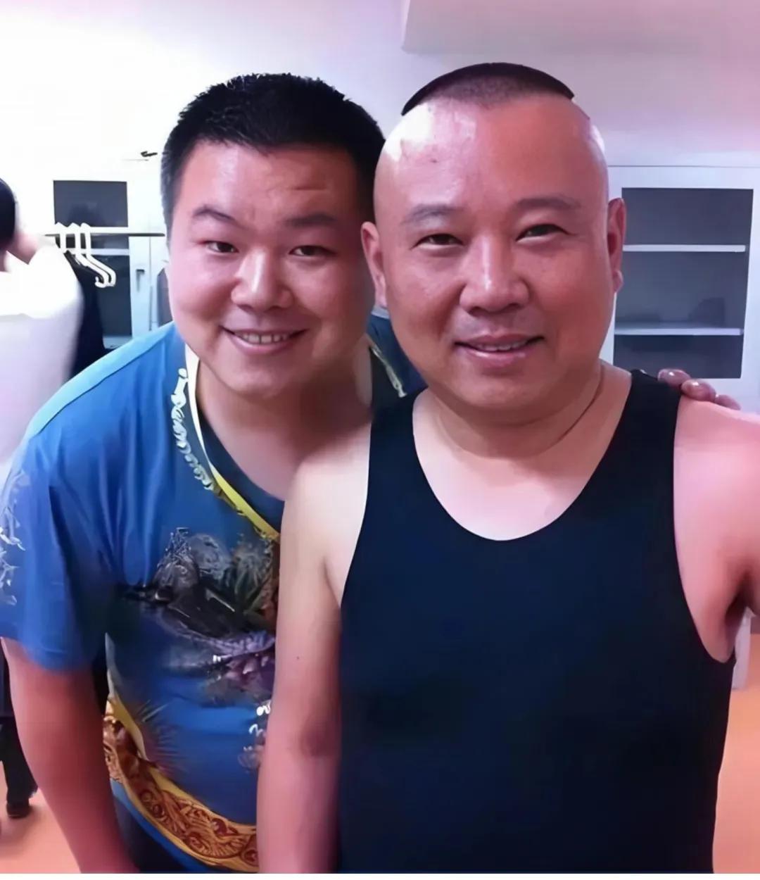 岳云鹏这辈子值了，遇到了几个改变命运的贵人。他唱的歌好听，舞台效果不错[赞]