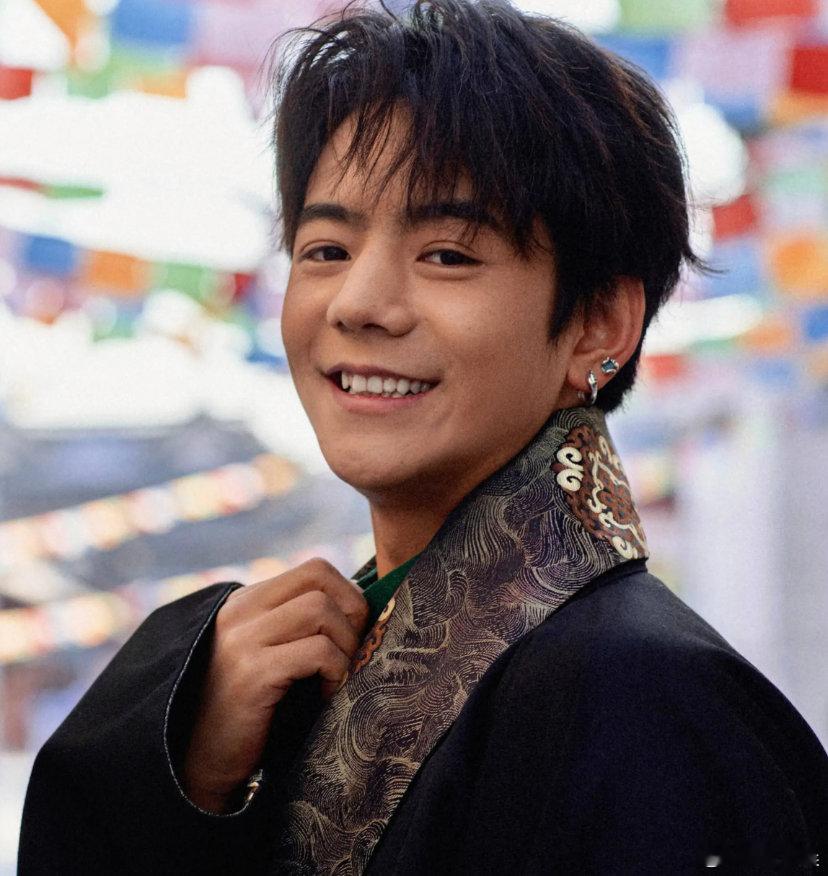 春晚第一个节目就有丁真 丁真 确认加盟春晚开场《马上有奇迹》，用 “扬帆起航、噼