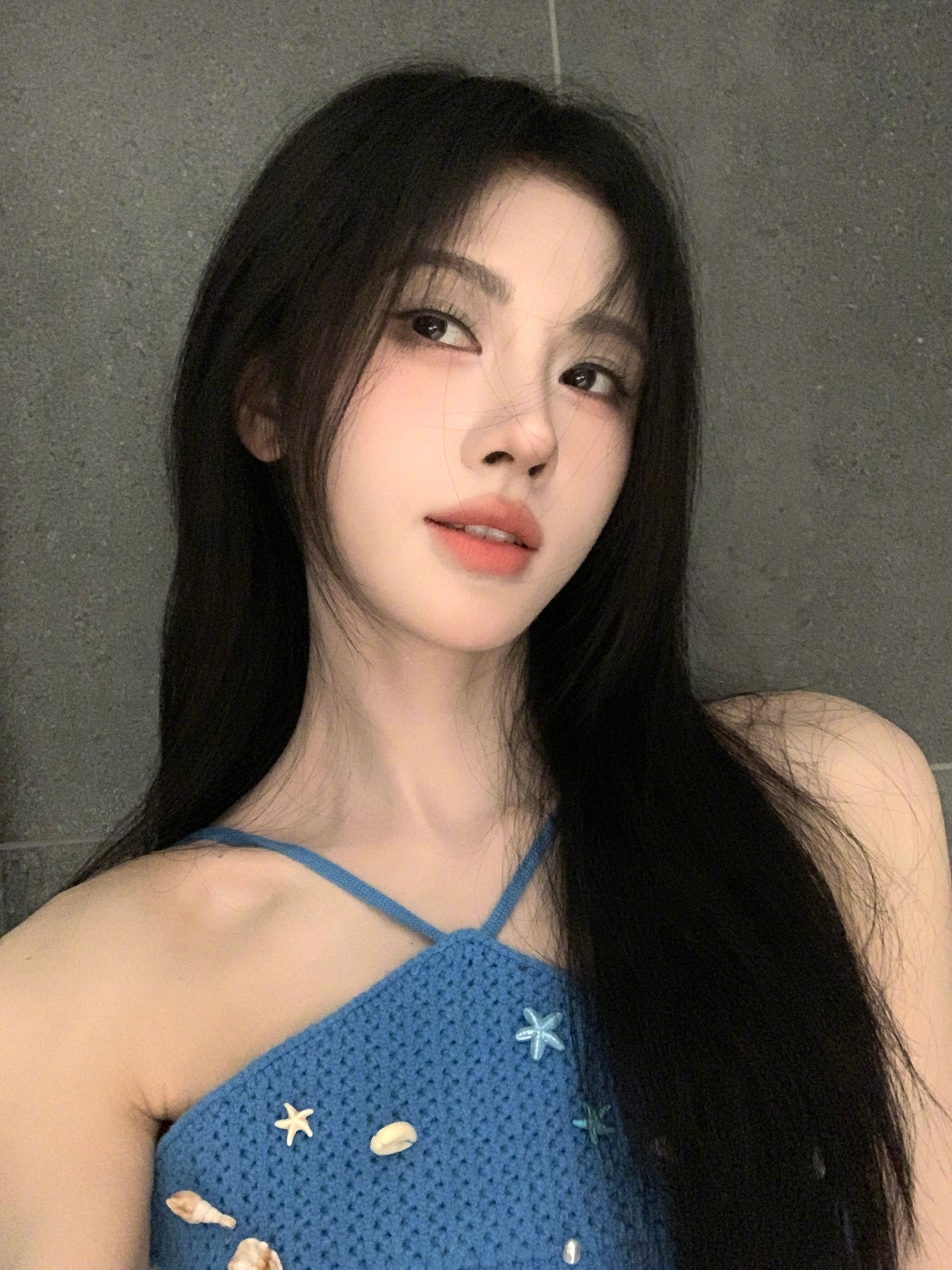 鞠婧祎   在复制粘贴的时代，你是手写的诗