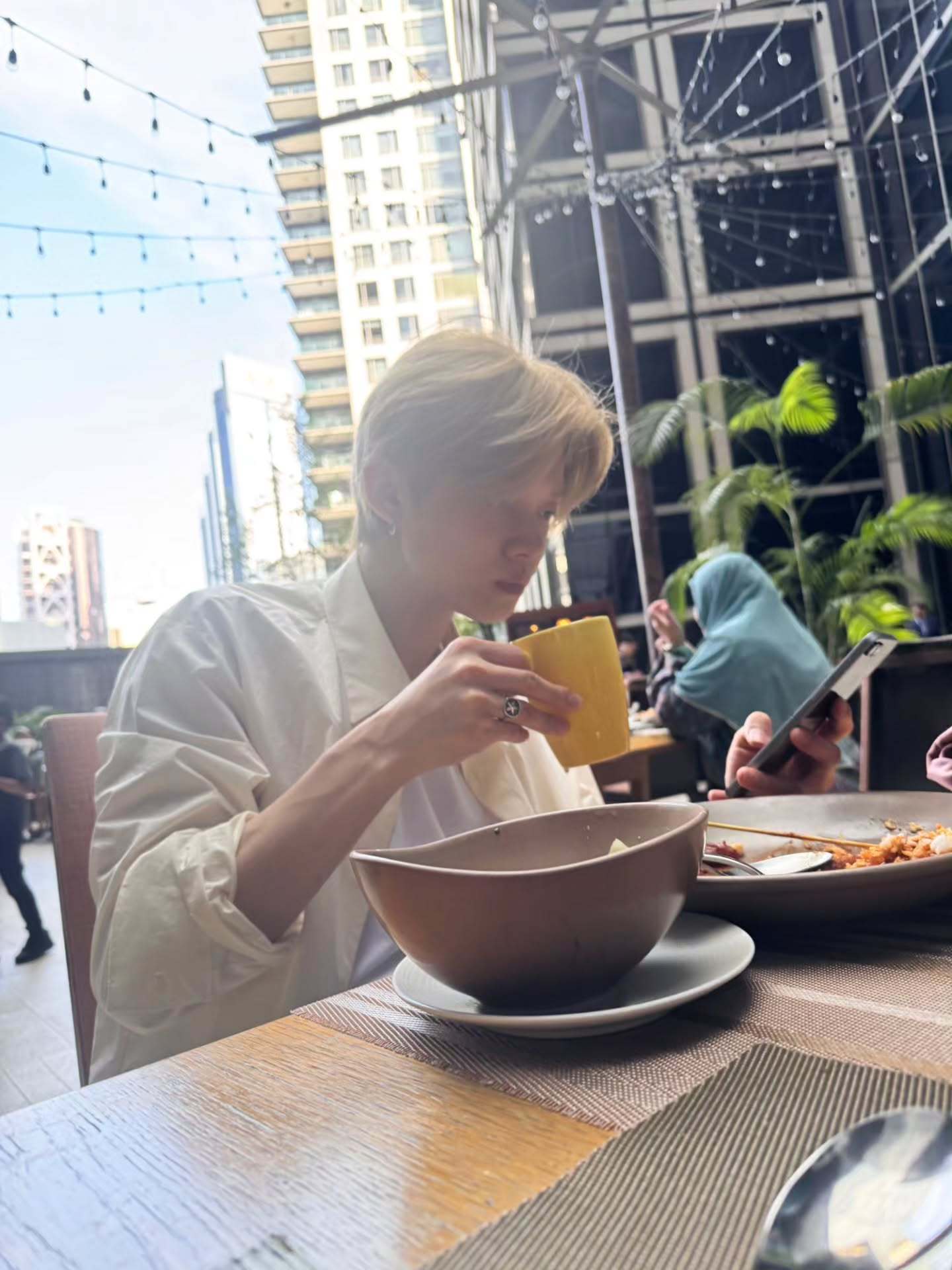 崔然竣我问你，这微妙的人妻感是怎么回事