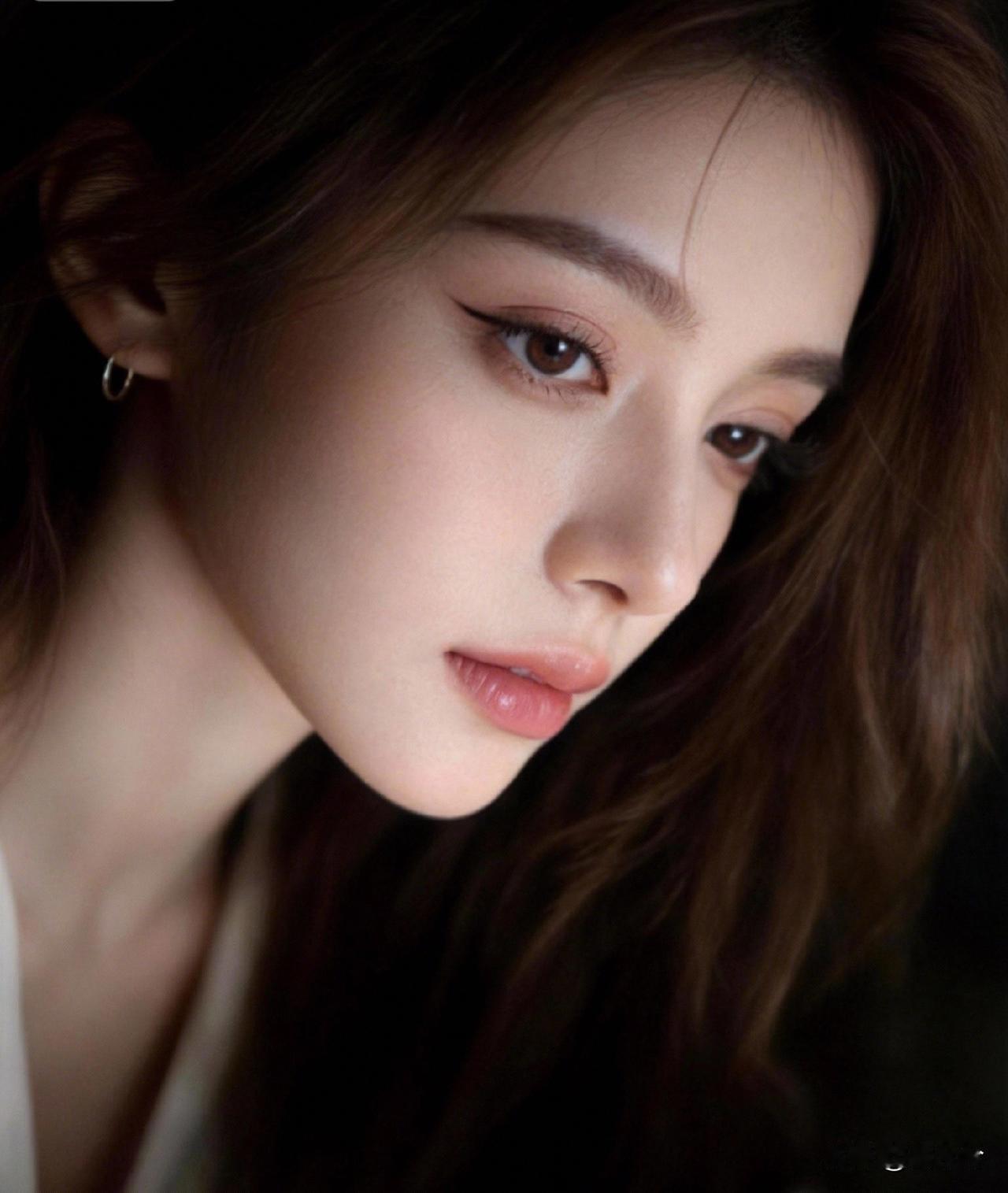 爱你的人，
吵起来先让一步，
等你气消了，
再慢慢跟你说道理。
 
不是他输了，