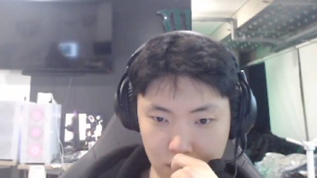 Chovy：冠军肯定要想办法都拿到啊，没有说哪个冠军不重要