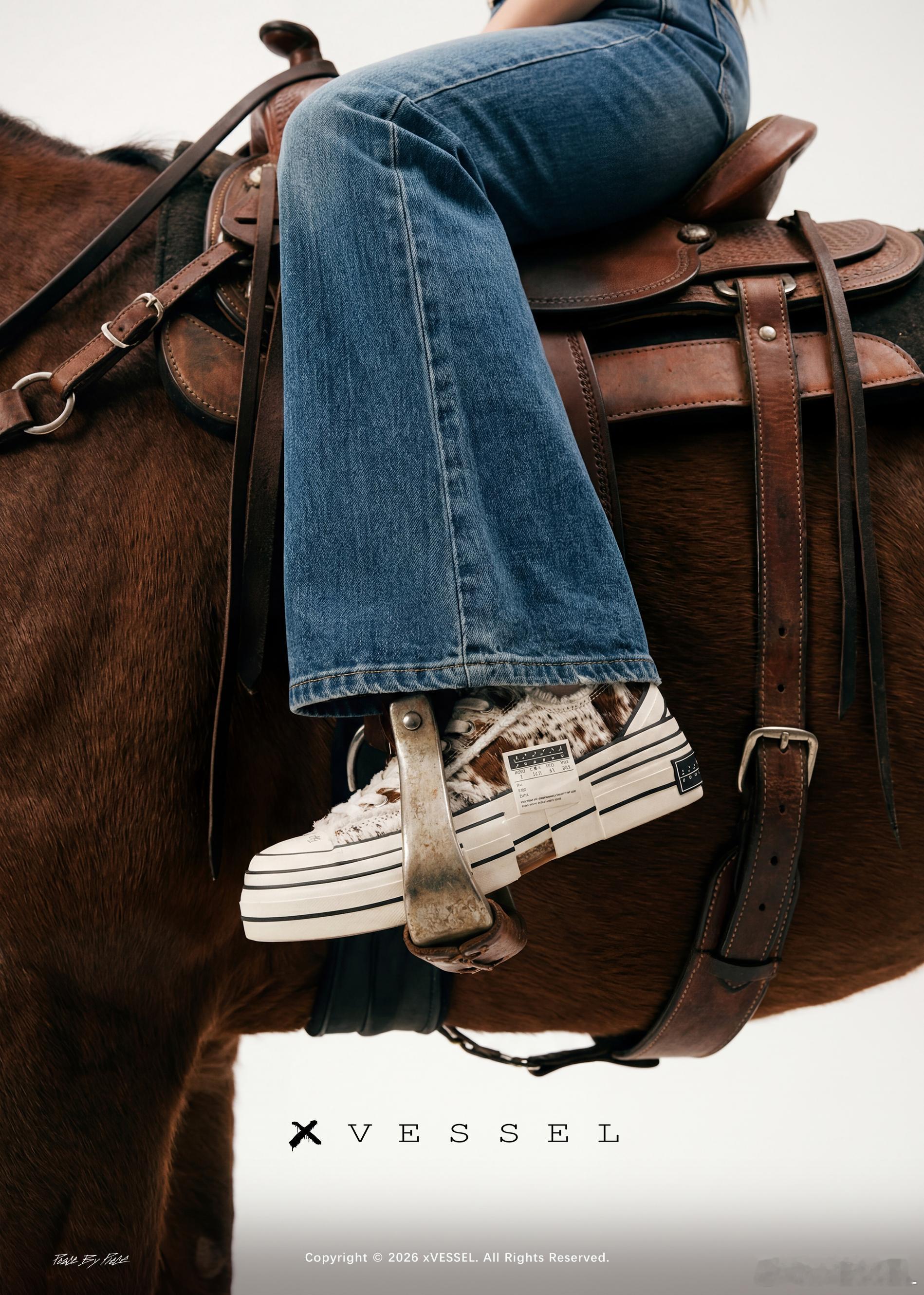 xVESSEL「马年限定」即将上市经典款鞋型此次披上一袭温润而野性的外衣，标志性