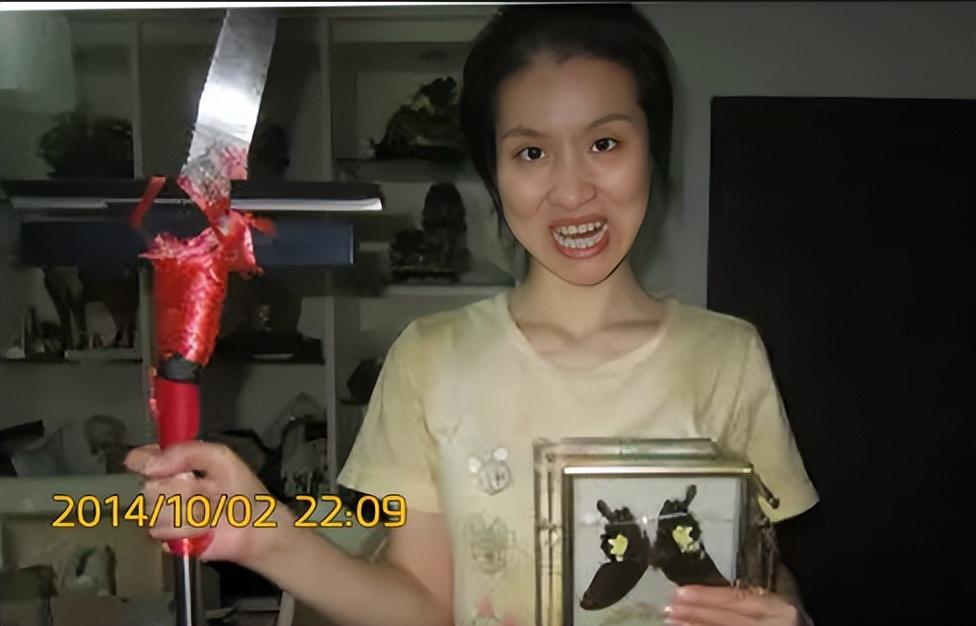 每天发一张恐怖的自拍？天涯论坛最诡异事件之一，小婷562始末


小婷的诡异自拍