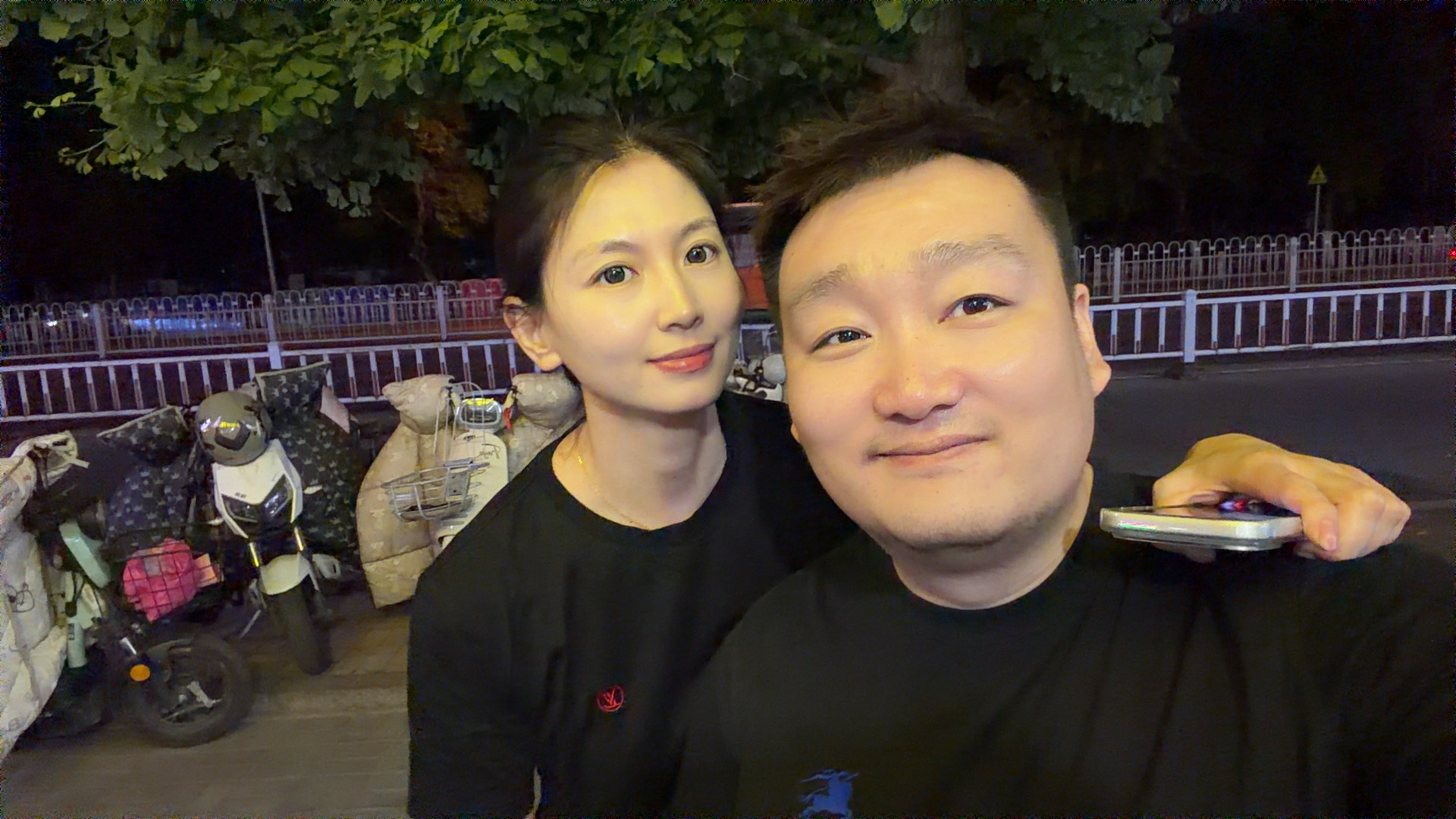 母亲节快乐，带她出门溜溜，骑车逛逛 