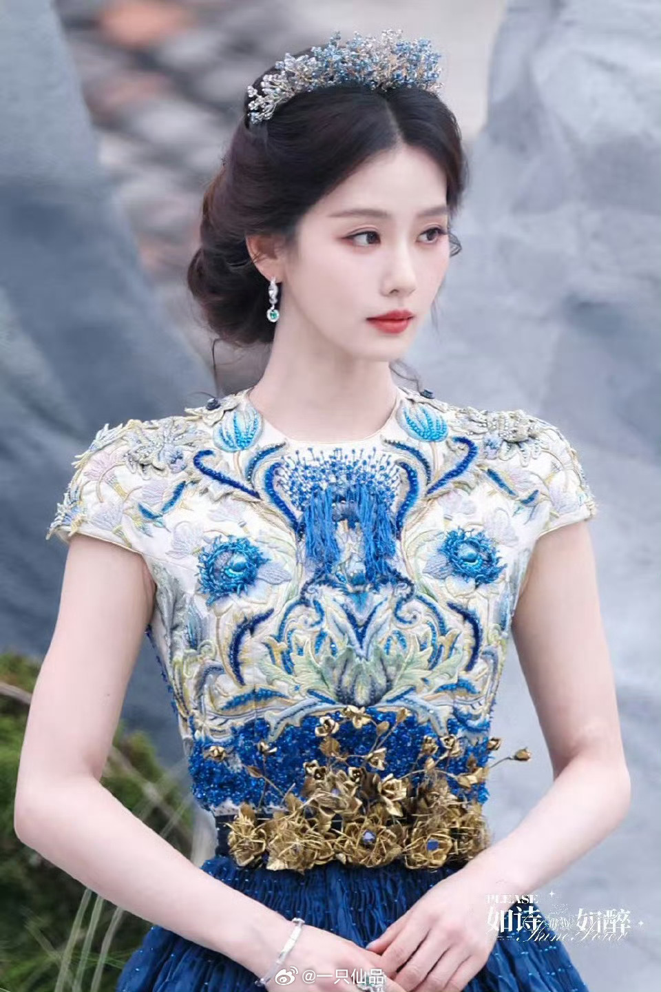 梦回龙葵，刘诗诗你就是我的神刘诗诗龙葵本就是公主 刘诗诗盘发蓝色高定