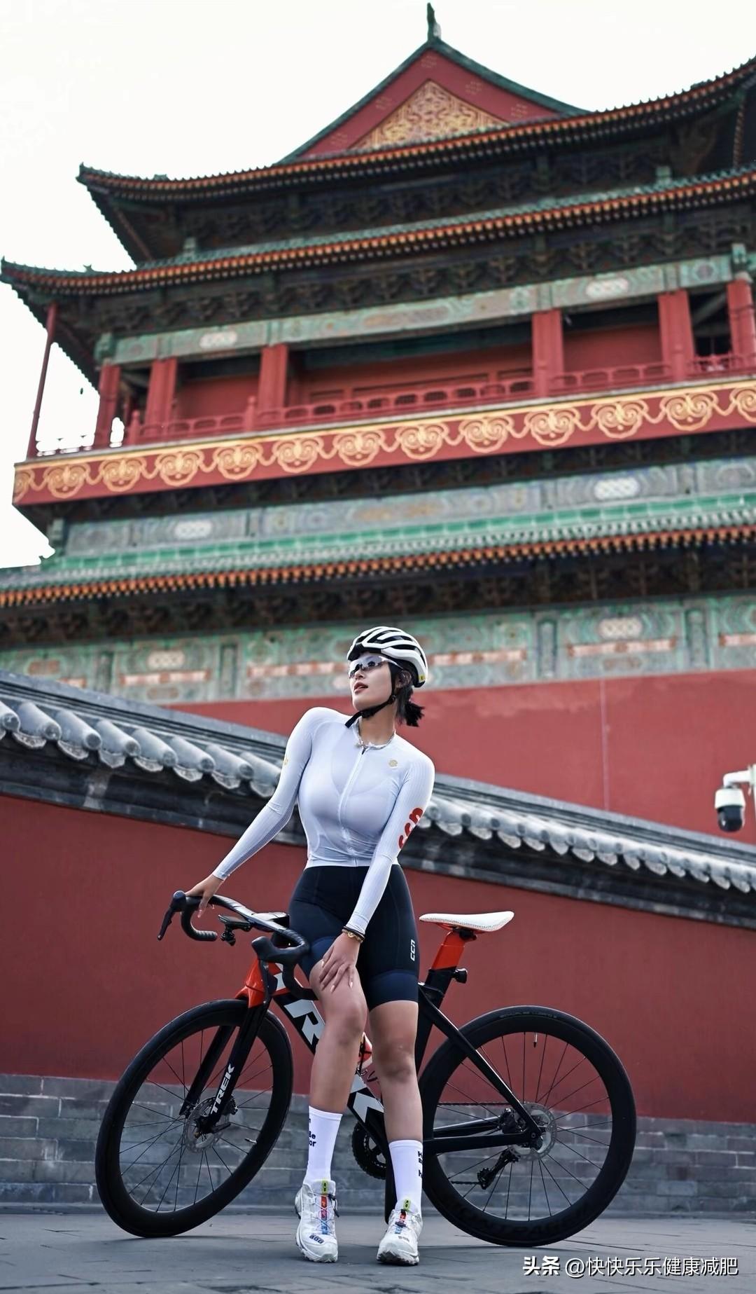秋日生活打卡季红砖绿瓦，风景如画