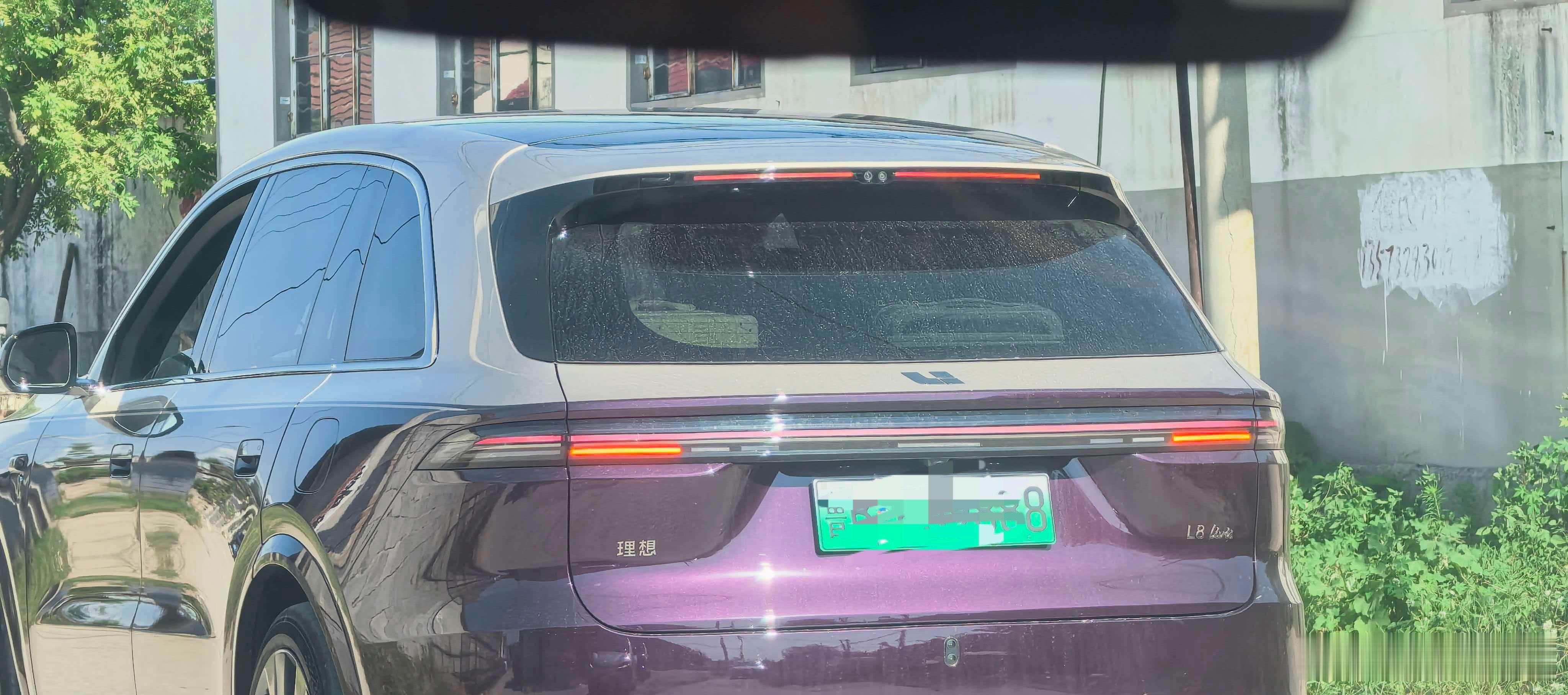 今天去黑羊山一路土路，理想L8800V悬架质感是真的让我们感到惊喜，在这种烂路上