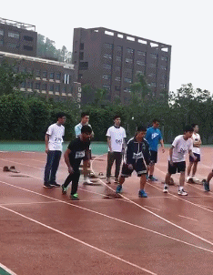 所以动力太强还是需要会控制
否则雨天容易打滑