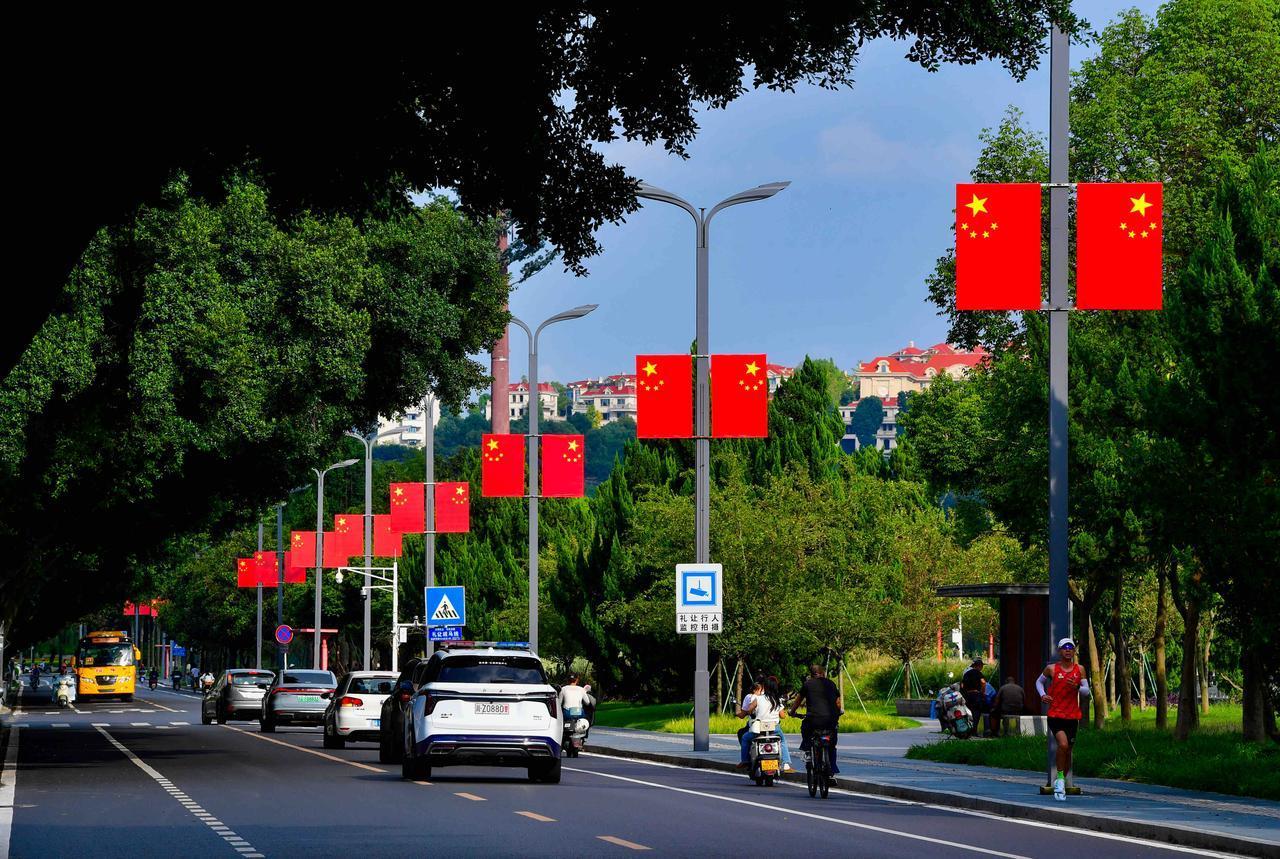 日本在等中国，其实不光日本在等，朝鲜、韩国还有俄罗斯和美国也在等中国，甚至全世界