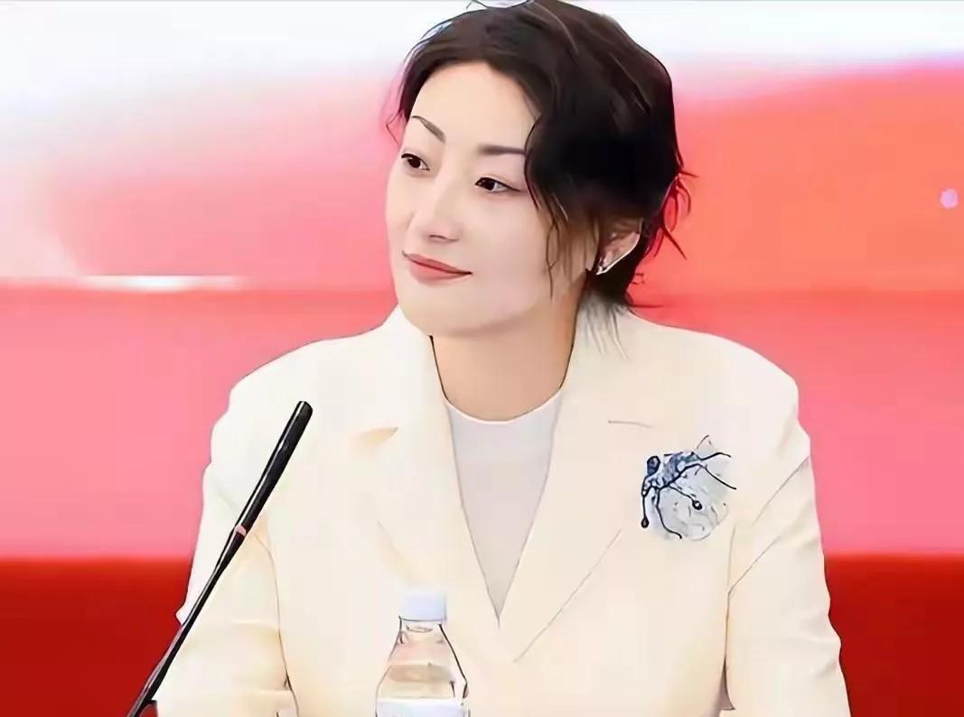 宗馥莉在香港死磕18亿信托，又迎来大大反转。
这案子表面争资产，实际是她的继承权