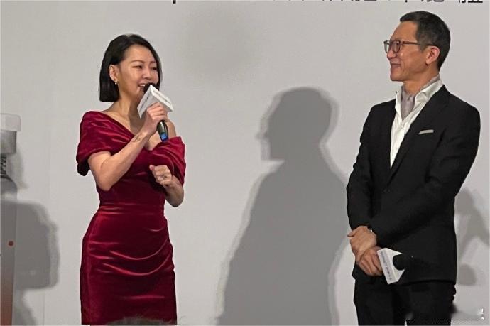 小S否认《康熙来了》重启：如果再出来内容也不可能再超越以前。25日，小S出席活动