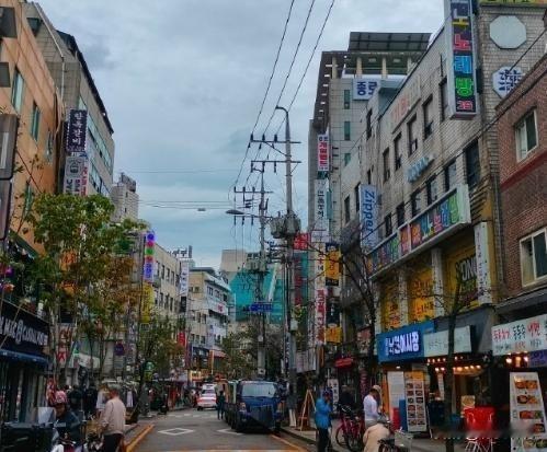 继新加坡、马来西亚后，美国华人警告：中国人别自以为是！韩国年轻人反华声浪高涨，你